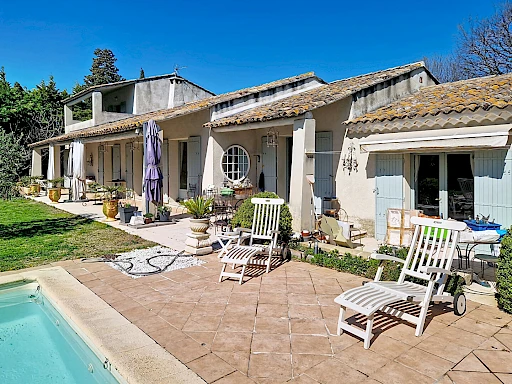 Maison  7 pièce(s) 190 m2 habitables  plus garage  sur 1433 m² de terrain avec piscine. - 18