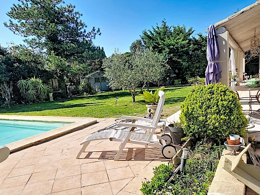 Maison  7 pièce(s) 190 m2 habitables  plus garage  sur 1433 m² de terrain avec piscine. - 3