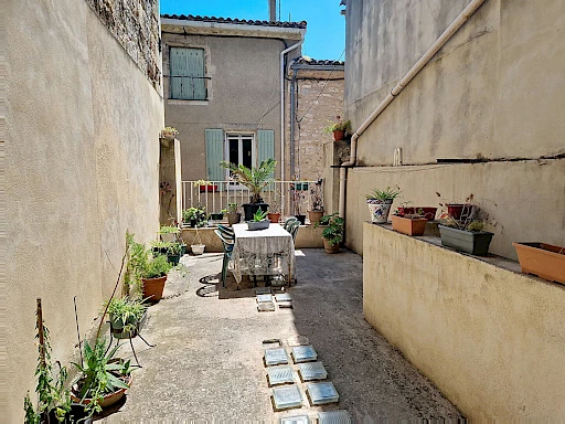 Maison Montfrin 6 pièce(s) 233 m2  dont 86 m² aménageables, avec terrasse de 50 m², cave voutée de 45 m², garage de 35 m². - 9