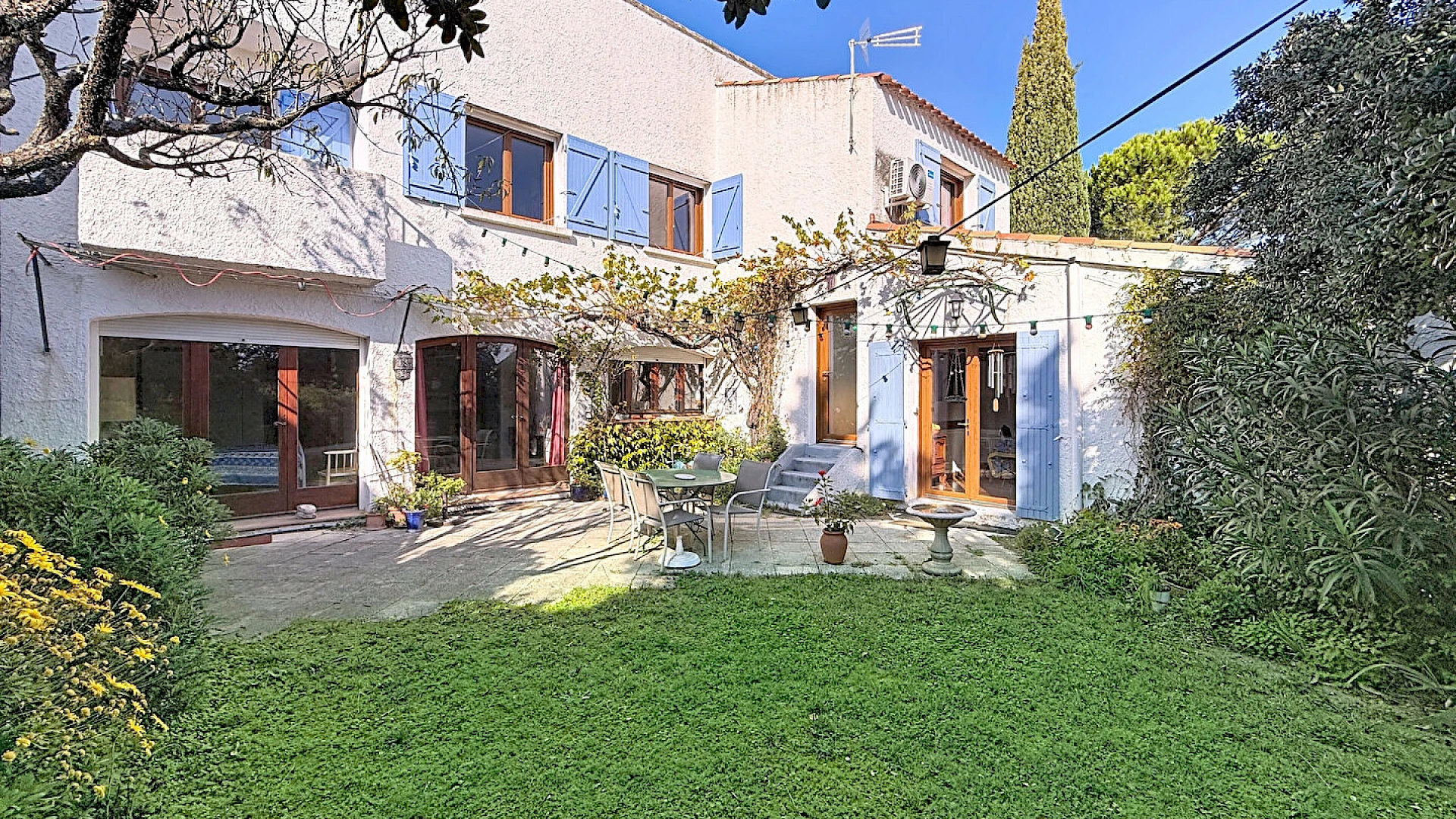 Spacieuse Maison Familliale à Villeneuve Les Avignon 163 m2 T2 Indépendant