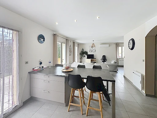 Maison Rochefort  Du Gard 5 pièce(s) 103 m2 - 3