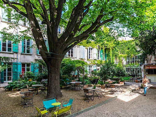 Hôtel Particulier d'Exception à Vendre à Avignon - 1