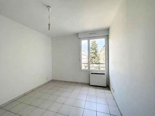 Appartement Avignon 3 pièce(s) 66 m2 habitables plus terrasse, parking et cave privative vendu loué. - 6