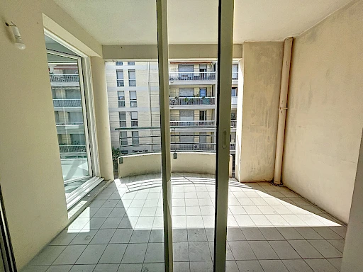 Appartement Avignon 3 pièce(s) 66 m2 habitables plus terrasse, parking et cave privative vendu loué. - 4
