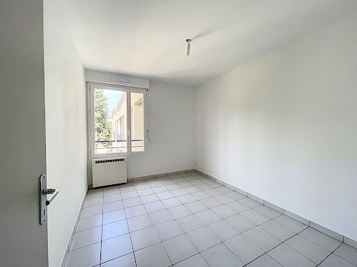 Appartement Avignon 3 pièce(s) 66 m2 habitables plus terrasse, parking et cave privative vendu loué. - 8