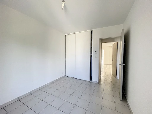 Appartement Avignon 3 pièce(s) 66 m2 habitables plus terrasse, parking et cave privative vendu loué. - 7