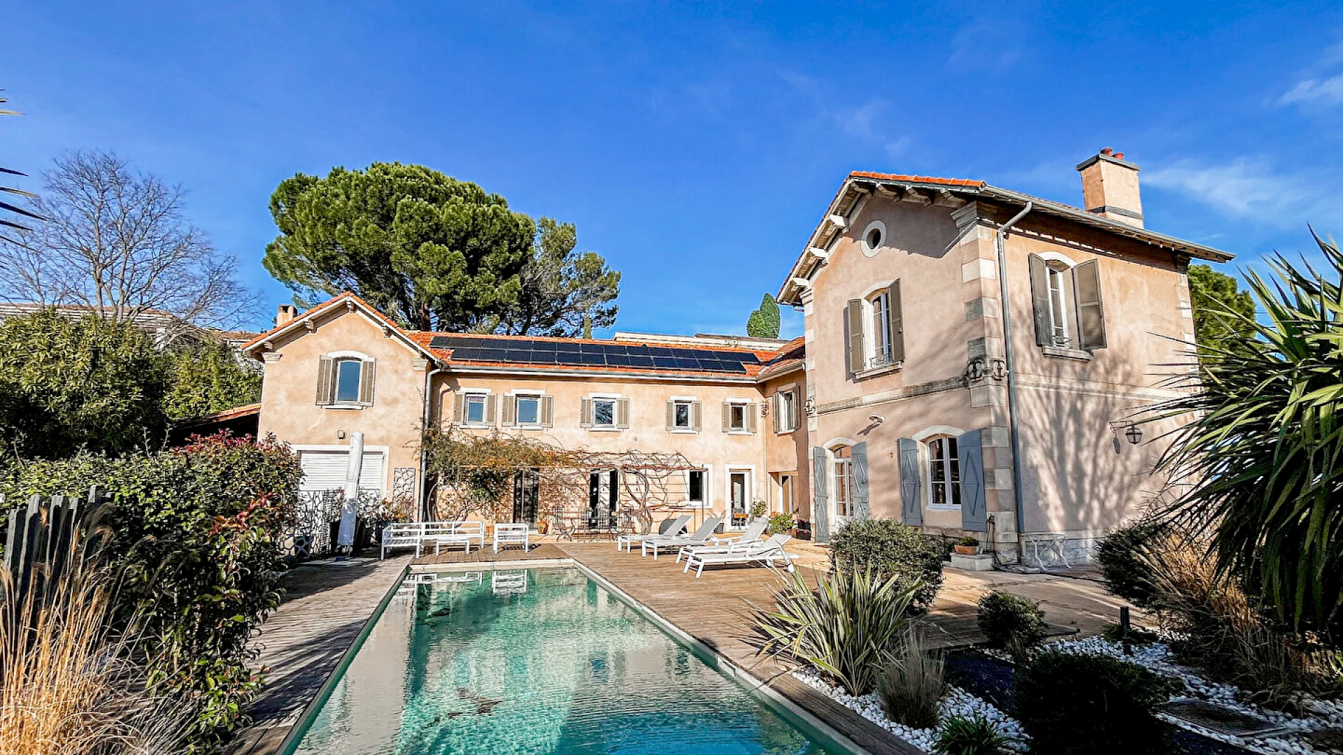 Maison Villeneuve Les Avignon 5 pièce(s) 264 m2