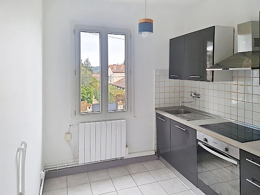 Proche centre historique Appartement Villeneuve Les Avignon 4 pièce(s) 76.15 m2 plus balcon et cave de 30 m². - 7
