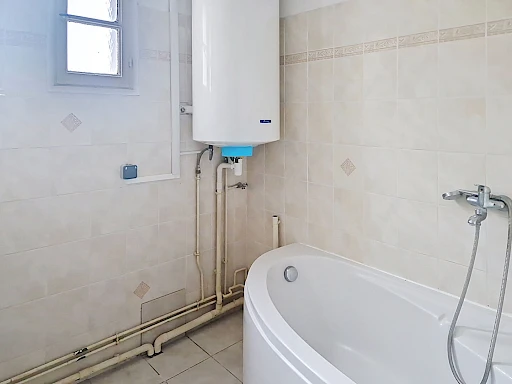 Proche centre historique Appartement Villeneuve Les Avignon 4 pièce(s) 76.15 m2 plus balcon et cave de 30 m². - 8
