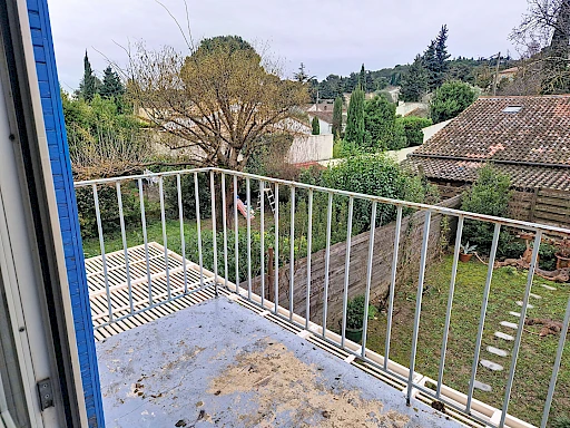 Proche centre historique Appartement Villeneuve Les Avignon 4 pièce(s) 76.15 m2 plus balcon et cave de 30 m². - 2