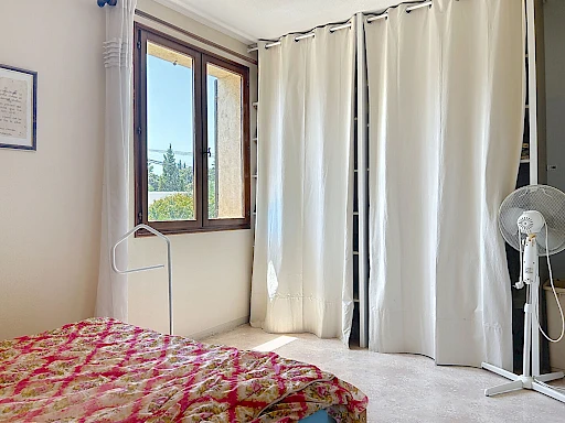 À vendre - Maison familiale avec dépendances à Pujaut - 9