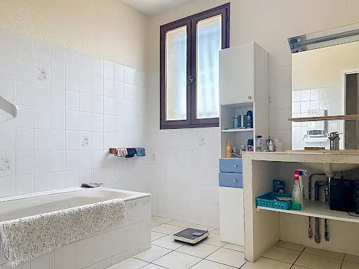 À vendre - Maison familiale avec dépendances à Pujaut - 7