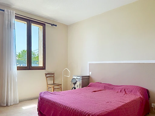 À vendre - Maison familiale avec dépendances à Pujaut - 8