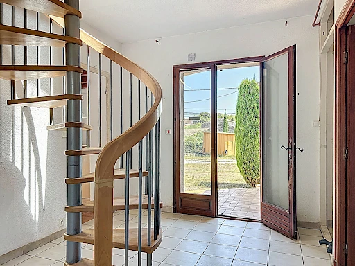 À vendre - Maison familiale avec dépendances à Pujaut - 10