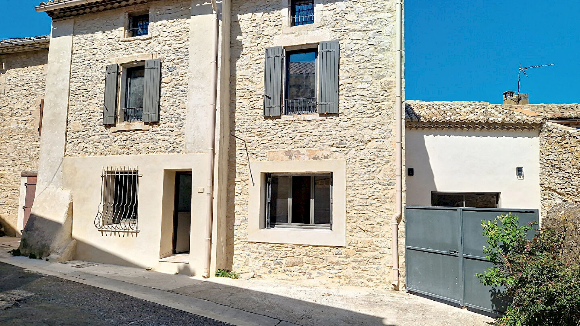 Maison Tavel 5 pièce(s) 186 m2 plus jardin de 50 m² plein sud.