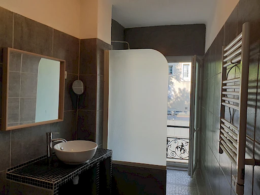 Avignon intra-muros Carmes Immeuble 4 appartements et un restaurant - 9