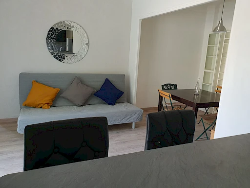 Avignon intra-muros Carmes Immeuble 4 appartements et un restaurant - 2