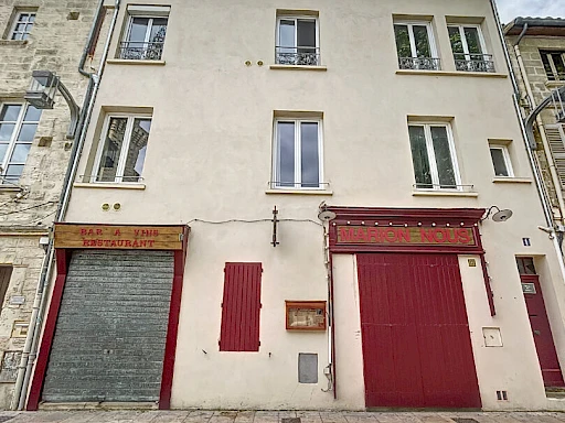 Avignon intra-muros Carmes Immeuble 4 appartements et un restaurant - 1