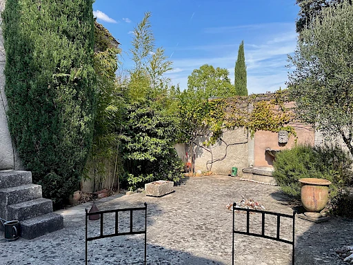 Maison Villeneuve Les Avignon 5 pièce(s) 175 m2 suer 1088 m² de terrain avec piscine - 8