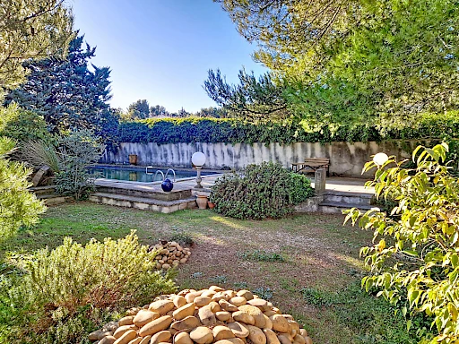 Maison Villeneuve Les Avignon 5 pièce(s) 175 m2 suer 1088 m² de terrain avec piscine - 5
