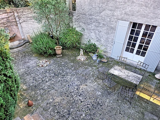 Maison Villeneuve Les Avignon 5 pièce(s) 175 m2 suer 1088 m² de terrain avec piscine - 12