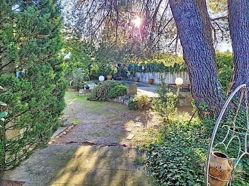 Maison Villeneuve Les Avignon 5 pièce(s) 175 m2 suer 1088 m² de terrain avec piscine - 13