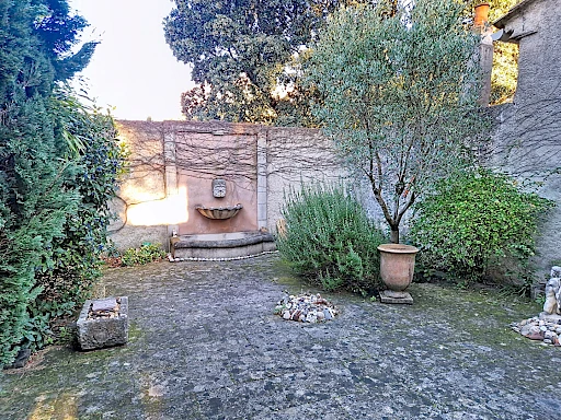 Maison Villeneuve Les Avignon 5 pièce(s) 175 m2 suer 1088 m² de terrain avec piscine - 9