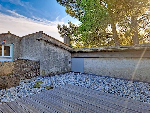 Maison Villeneuve Les Avignon 5 pièce(s) 175 m2 suer 1088 m² de terrain avec piscine - 11