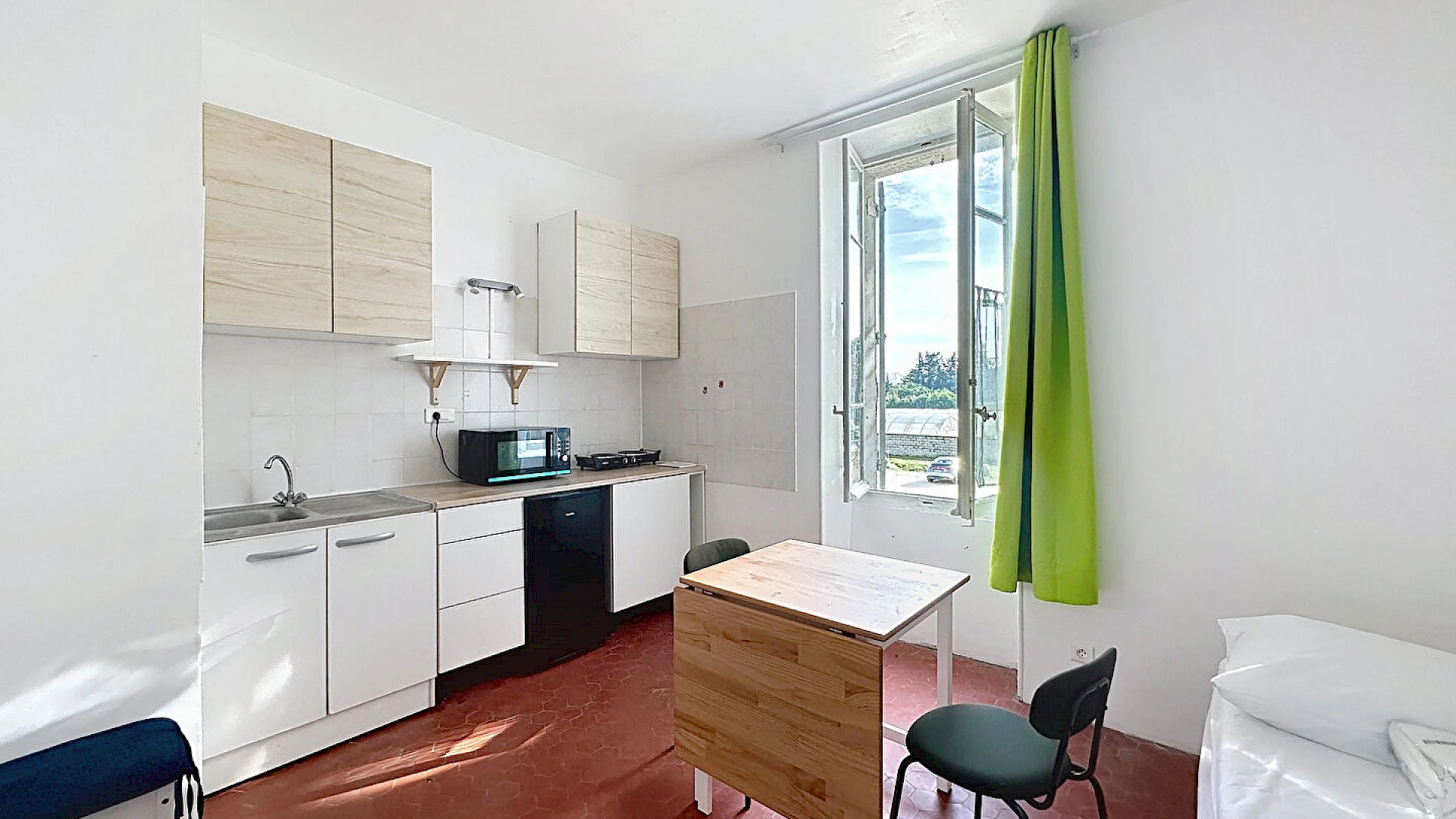 Lot de 5 studios en zone verte d'Avignon