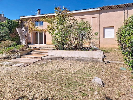 Maison Villeneuve les Avignon 5 pièce(s) 197 m2 sur  une parcelle d'environ 700 m².