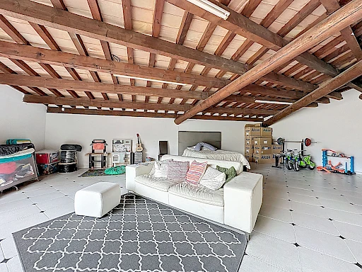Propriété de  240 m2 environ avec  annexes, court de tennis, pétanque et garage - 9