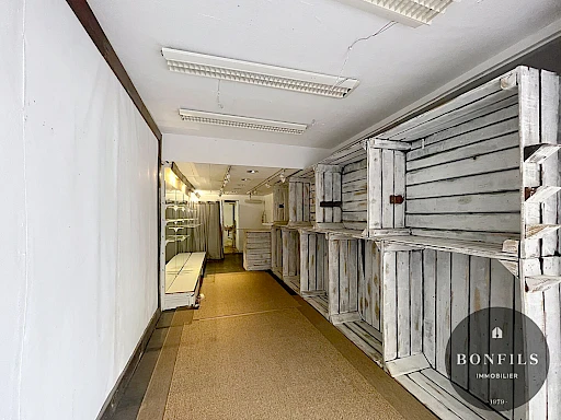 A LOUER AVIGNON INTRAMUROS (84000) : local commercial - rue des fourbisseurs - 3