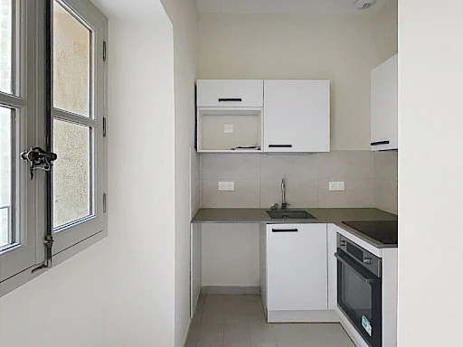 BIEN RARE A LOUER AVIGNON INTRAMUROS ( 84000 ) : charmant appartement ancien rénové - 3 pièces - balcon ! - 6