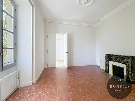 BIEN RARE A LOUER AVIGNON INTRAMUROS ( 84000 ) : charmant appartement ancien rénové - 3 pièces - balcon ! - 3