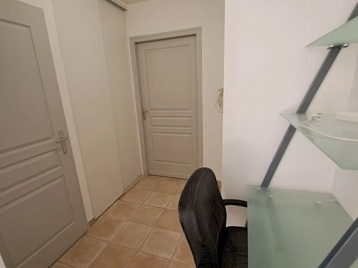 GRAND STUDIO MEUBLE 40 m²  AVEC TERRASSE + PARKING - 8