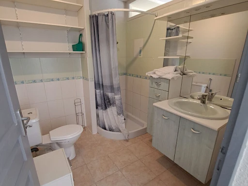 GRAND STUDIO MEUBLE 40 m²  AVEC TERRASSE + PARKING - 7
