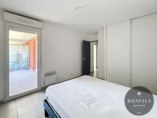 A LOUER AVIGNON EXTRA MUROS ( 84000 ) : Quartier route de montfavet, T2 meublé avec terrasse et 1 place de parking ! - 4