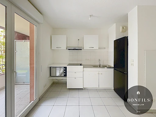 A LOUER AVIGNON EXTRA MUROS ( 84000 ) : Quartier route de montfavet, T2 meublé avec terrasse et 1 place de parking ! - 3