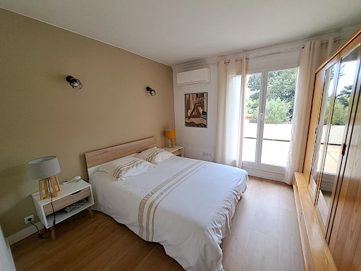 Appartement Villeneuve Les Avignon 4 pièce(s) 113.77 m2 - Bien d'Exception - Meublé - 13