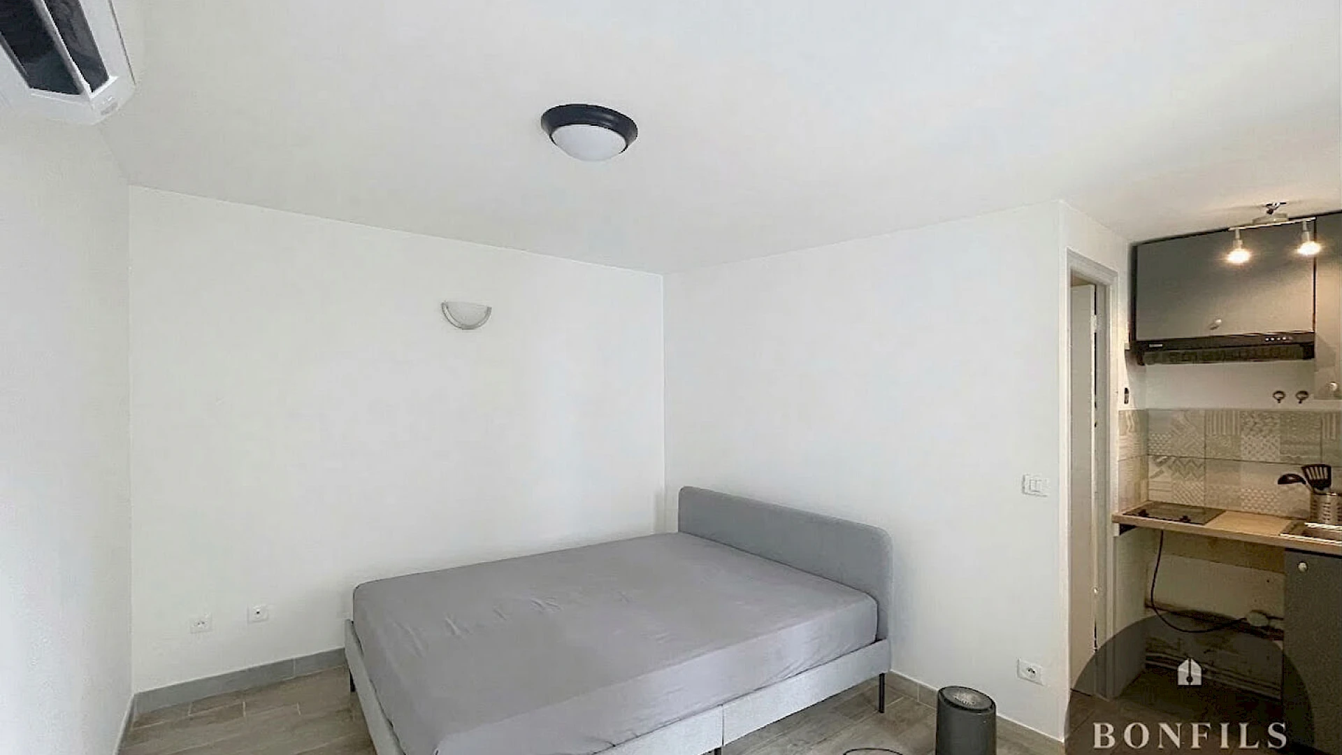 A LOUER AVIGNON (84000) : studio non meublé - climatisé - avec terrasse commune - en rdc