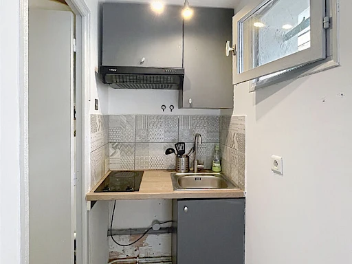 A LOUER AVIGNON (84000) : studio non meublé - climatisé - avec terrasse commune - en rdc - 2