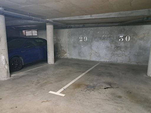 Parking / box Villeneuve Les Avignon 7 m2