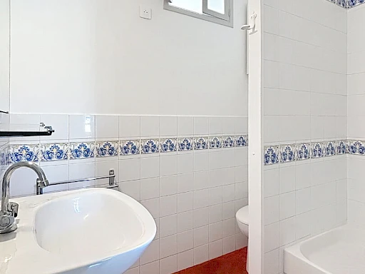 A LOUER AVIGNON (84000) INTRAMUROS : APPARTEMENT 2 PIECES NON MEUBLE - QUARTIER RUE PAUL SAIN - 3