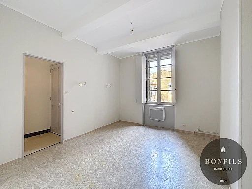 A LOUER AVIGNON (84000) INTRAMUROS : APPARTEMENT 2 PIECES NON MEUBLE - QUARTIER RUE PAUL SAIN - 2
