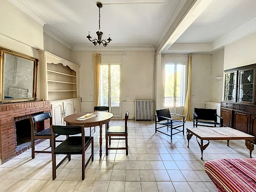 A LOUER AVIGNON INTRAMUROS ( 84000 ) : T2 meublé - 64.46m² - terrasse - rue agricole Perdiguier !