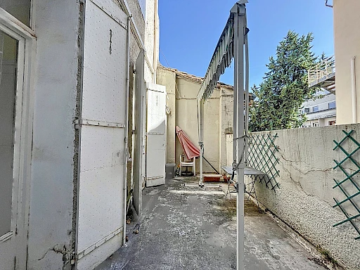 A LOUER AVIGNON INTRAMUROS ( 84000 ) : T2 meublé - 64.46m² - terrasse - rue agricole Perdiguier ! - 14