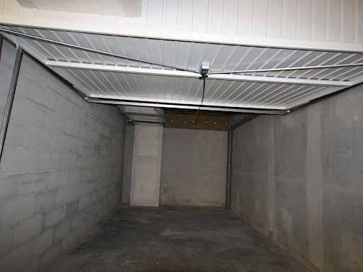 A LOUER AVIGNON (84000) - ROUTE DE LYON : T2 - 37.70 m2 - dernier étage ascenseur - avec terrasse et 1 garage ! - 7