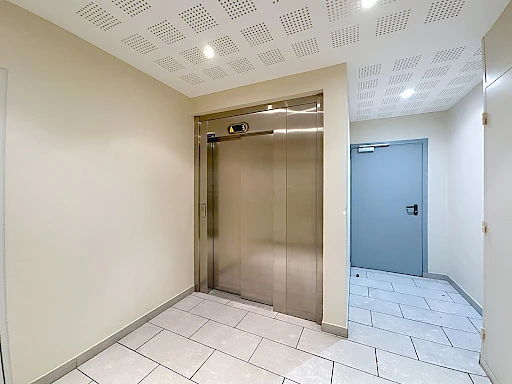 A LOUER AVIGNON INTRAMUROS (84000) : Appartement meublé 2 pièces - 51.03m2 - Quartier Vernet - 6