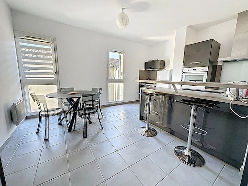 A LOUER AVIGNON INTRAMUROS (84000) : Appartement meublé 2 pièces - 51.03m2 - Quartier Vernet