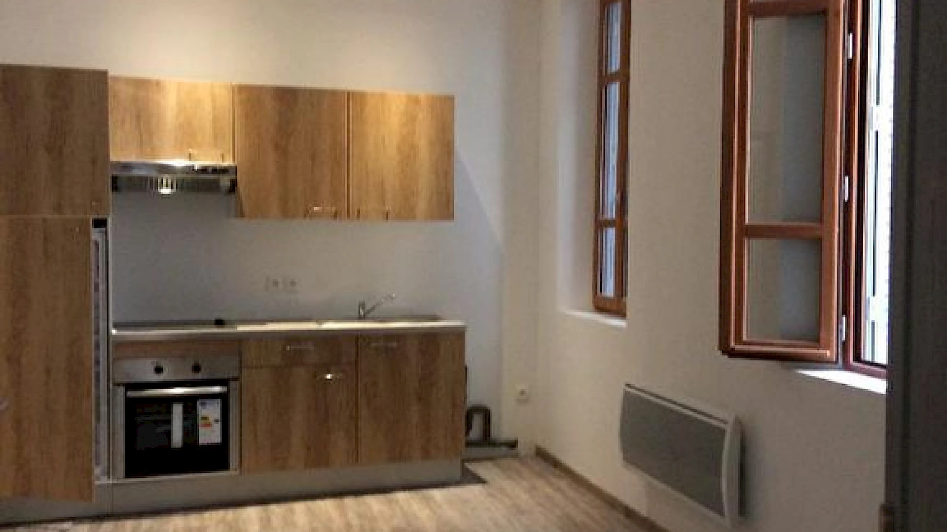 A LOUER AVIGNON INTRAMUROS (84000) : charmant T2 non meublé- 31.15m2